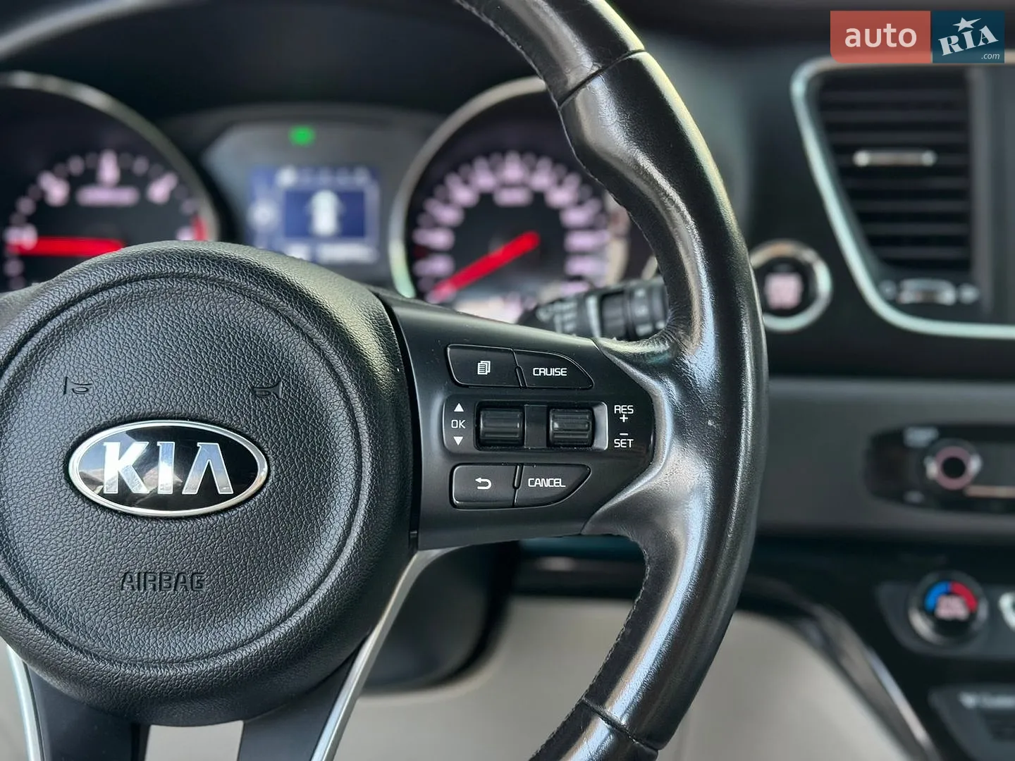 2017 Kia Carnival - мініатюра 35