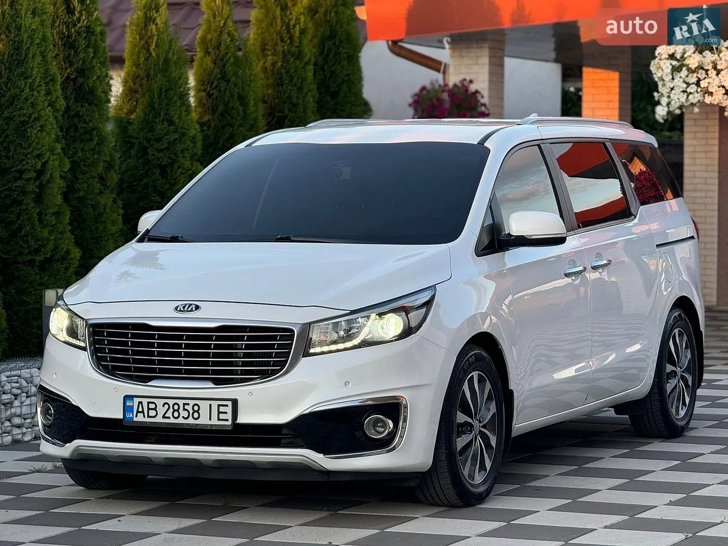 2017 Kia Carnival - мініатюра 43