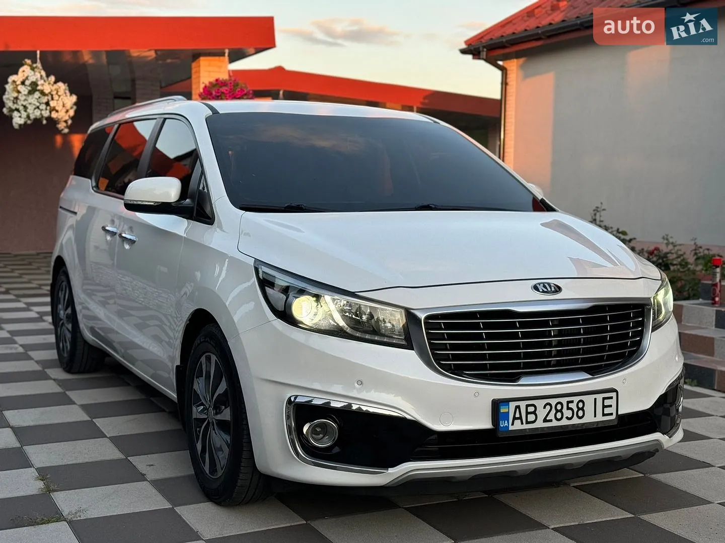 2017 Kia Carnival - мініатюра 45