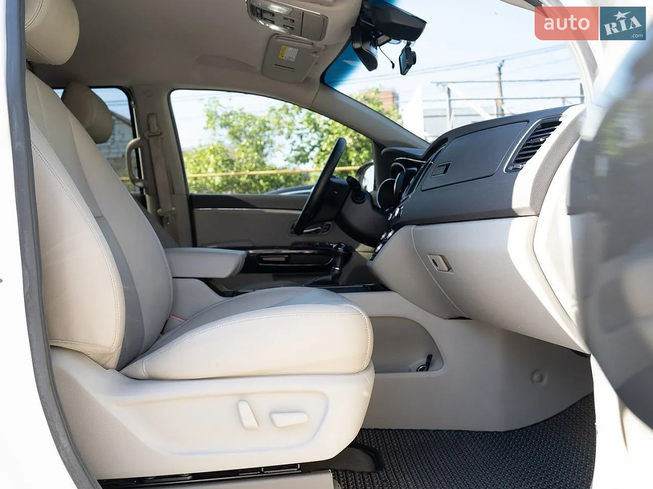 2014 Kia Carnival - мініатюра 39