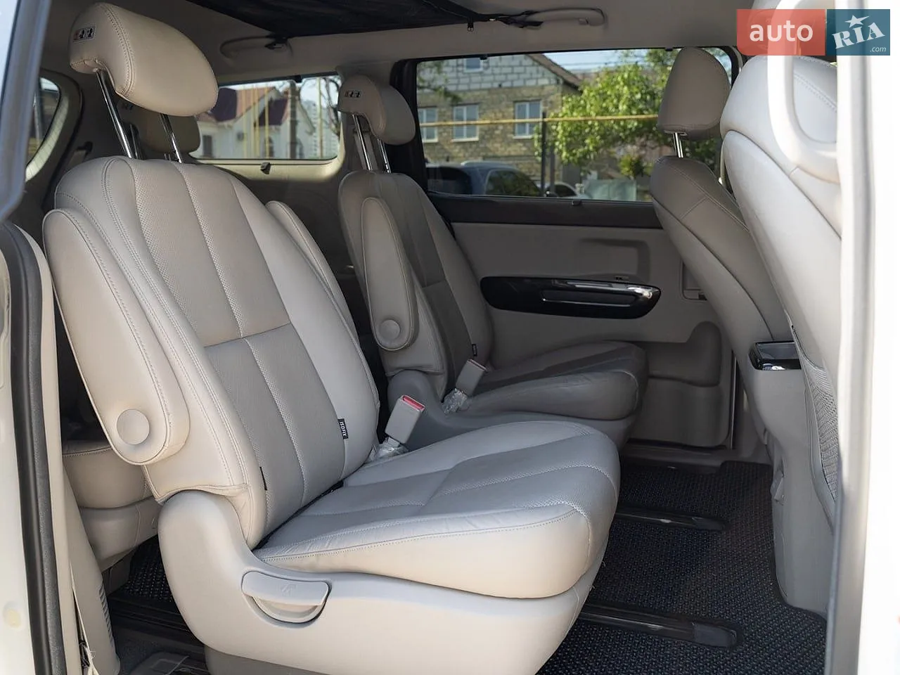 2014 Kia Carnival - мініатюра 43