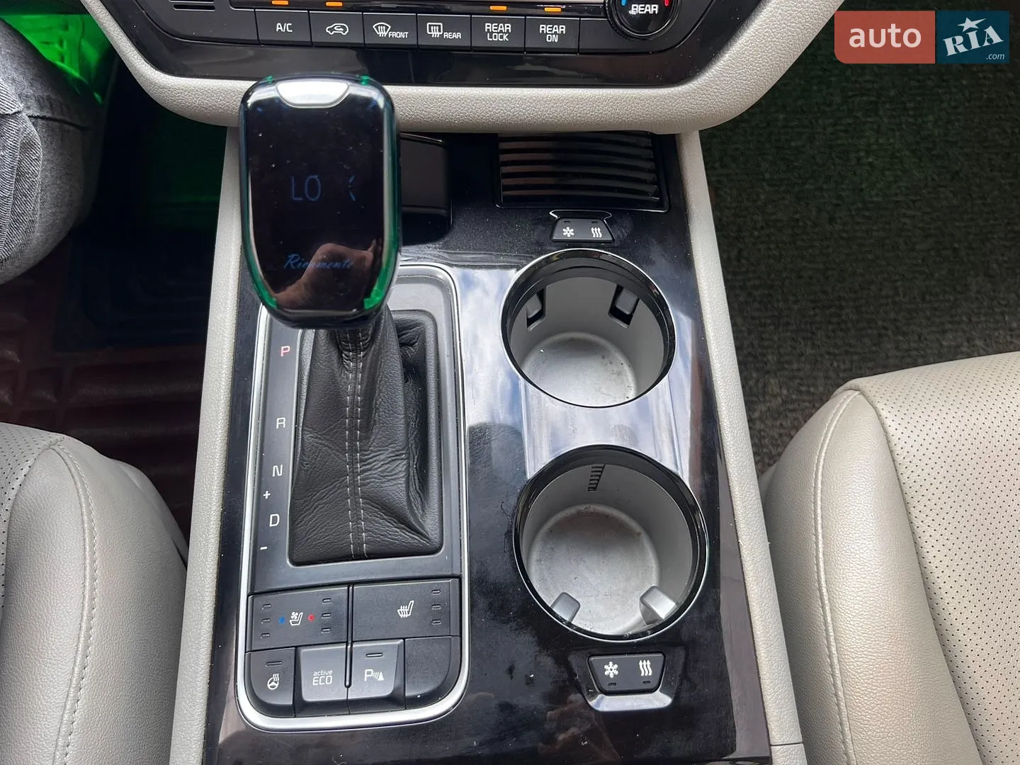 2016 Kia Carnival - мініатюра 16