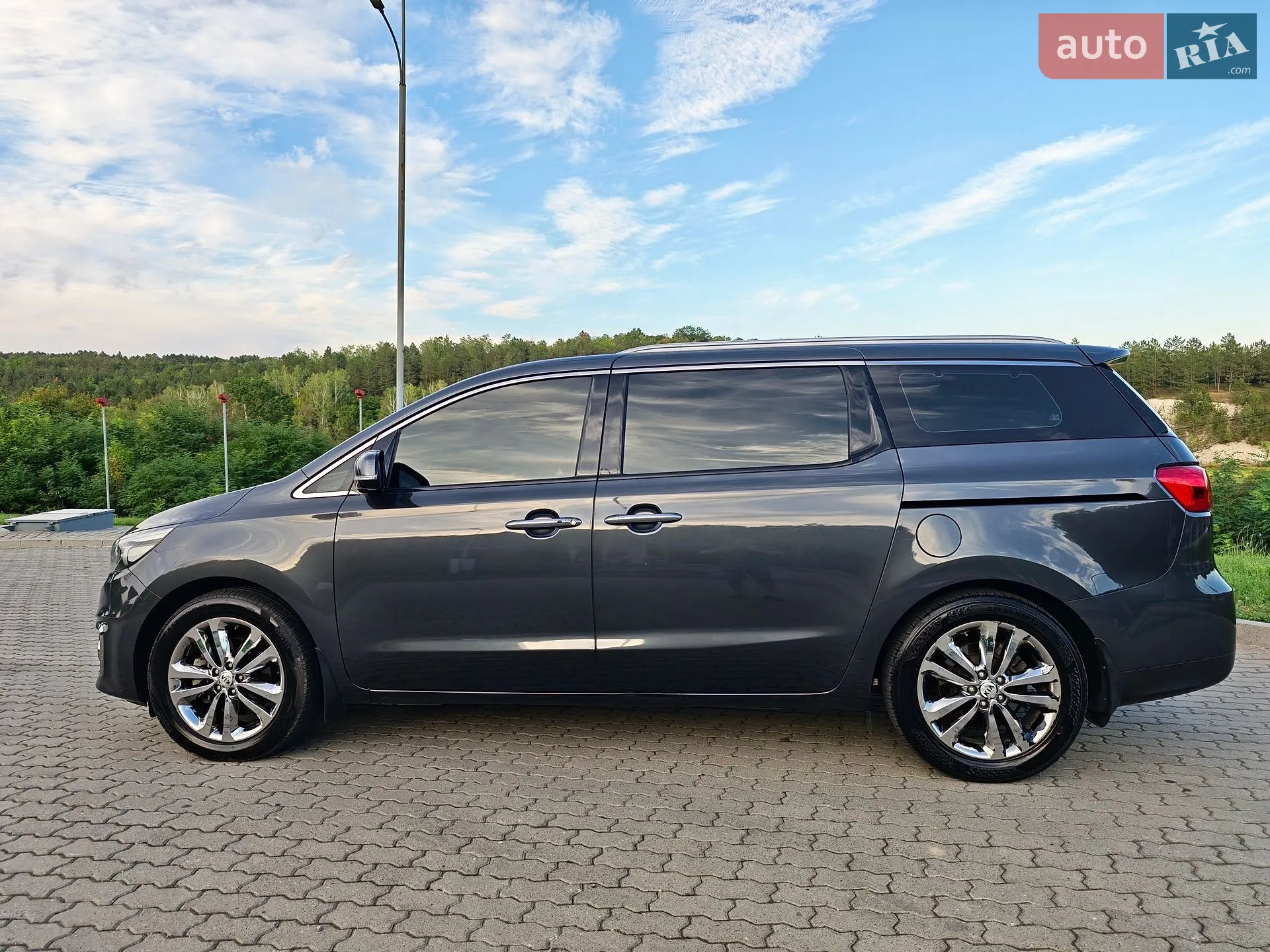 2016 Kia Carnival - мініатюра 4
