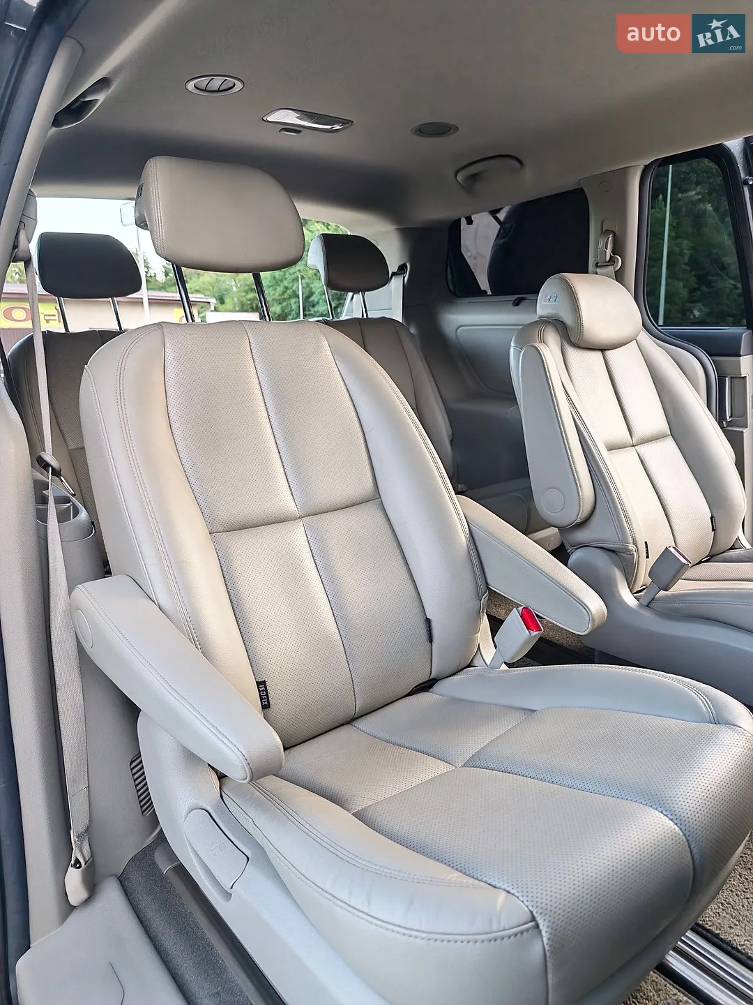 2016 Kia Carnival - мініатюра 35