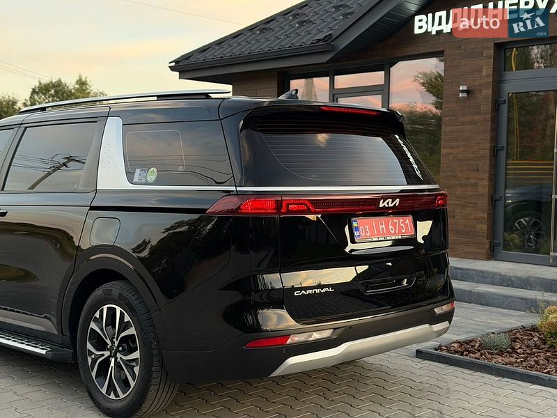 Мінівен Kia Carnival 2022 в Ірпені
