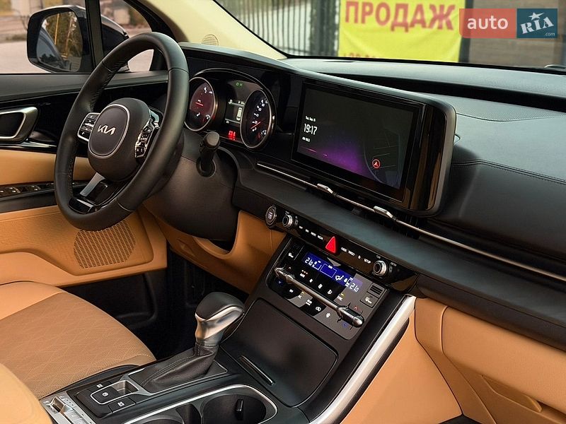Мінівен Kia Carnival 2022 в Ірпені
