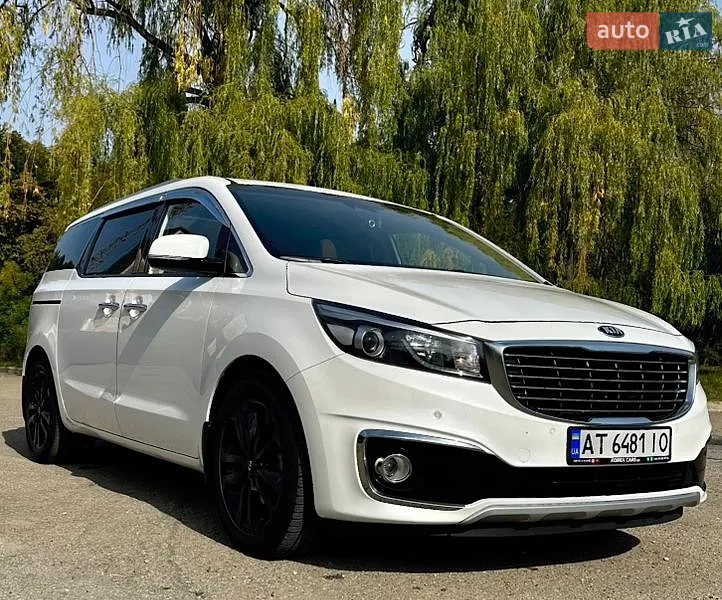 Kia Carnival