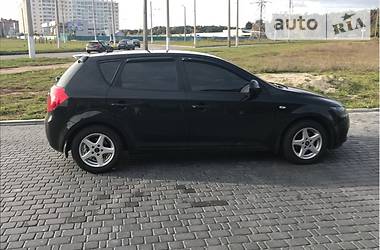 Хэтчбек Kia Ceed 2009 в Чернигове