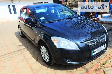 Хэтчбек Kia Ceed 2008 в Одессе