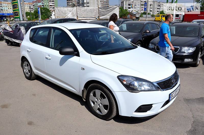 Хетчбек Kia Ceed 2012 в Львові