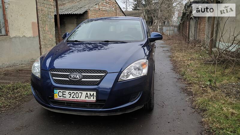 Хэтчбек Kia Ceed 2008 в Черновцах