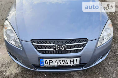 Хетчбек Kia Ceed 2007 в 