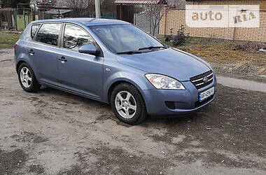 Хетчбек Kia Ceed 2007 в 