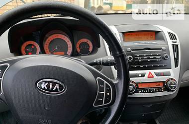 Хетчбек Kia Ceed 2008 в 