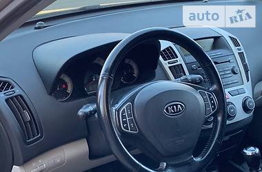 Хэтчбек Kia Ceed 2007 в 