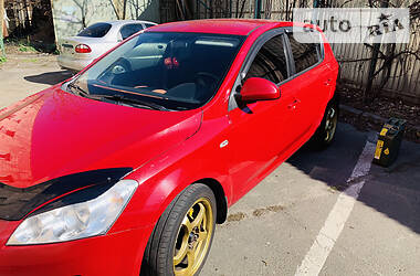 Хетчбек Kia Ceed 2008 в 