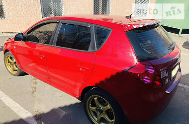 Хетчбек Kia Ceed 2008 в 