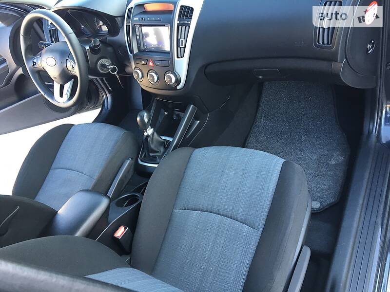 Універсал Kia Ceed 2010 в Бережанах