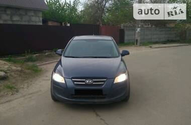 Хэтчбек Kia Ceed 2007 в Киеве