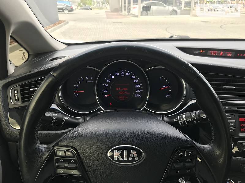 Хетчбек Kia Ceed 2013 в Дніпрі фото 12 Хетчбек Kia Ceed 2013 в Дніпрі