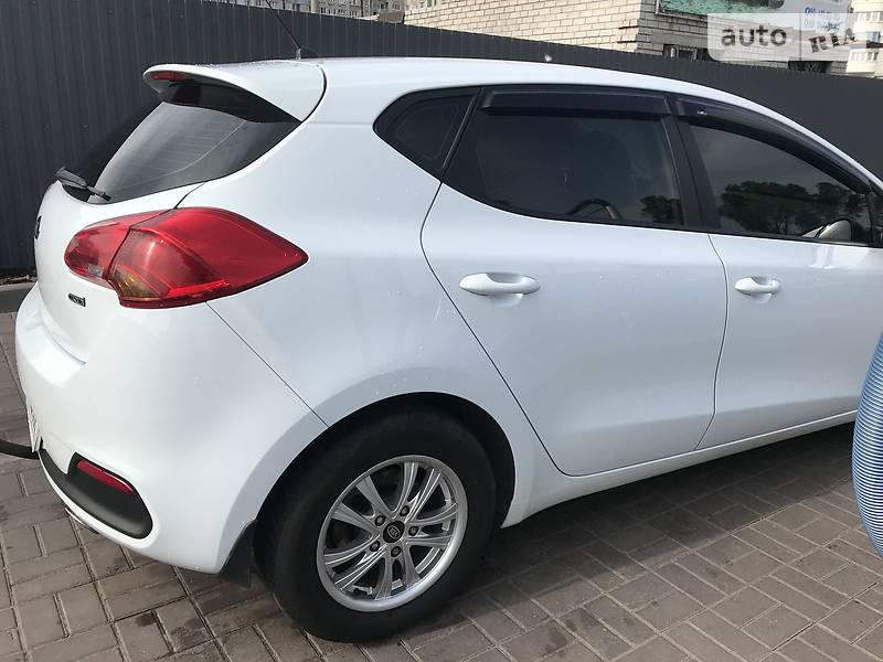 Хетчбек Kia Ceed 2013 в Дніпрі фото 36 Хетчбек Kia Ceed 2013 в Дніпрі