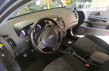 Хетчбек Kia Ceed 2008 в 