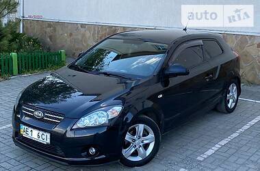 Купе Kia Ceed 2009 в 