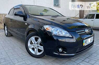 Купе Kia Ceed 2009 в 