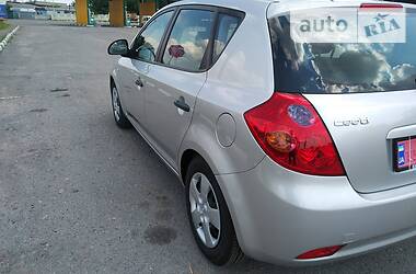 Хэтчбек Kia Ceed 2007 в Житомире