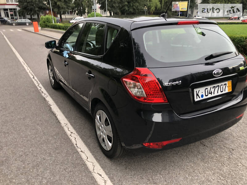 Хетчбек Kia Ceed 2009 в Рівному