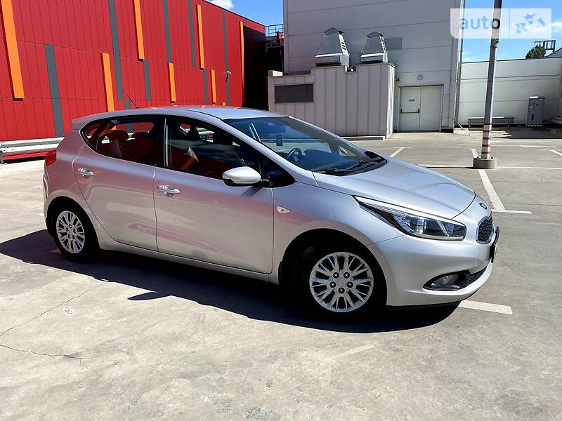 Хетчбек Kia Ceed 2012 в Києві