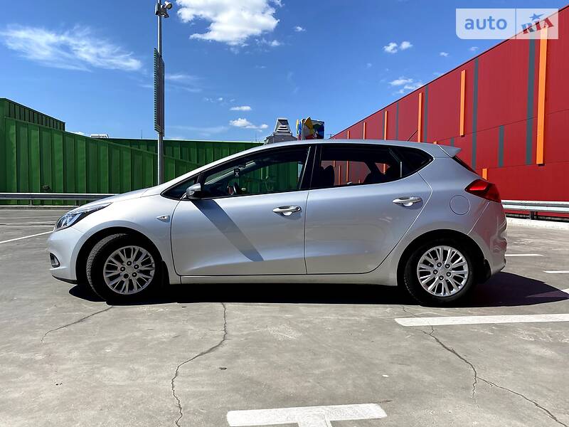 Хетчбек Kia Ceed 2012 в Києві