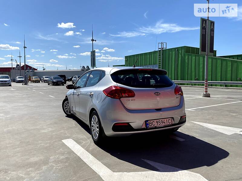 Хетчбек Kia Ceed 2012 в Києві