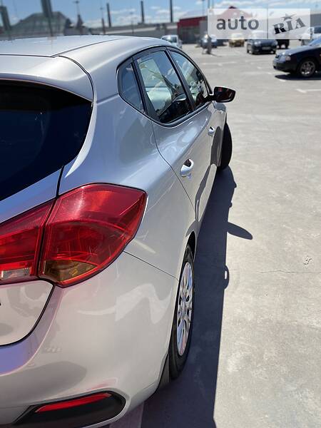 Хетчбек Kia Ceed 2012 в Києві