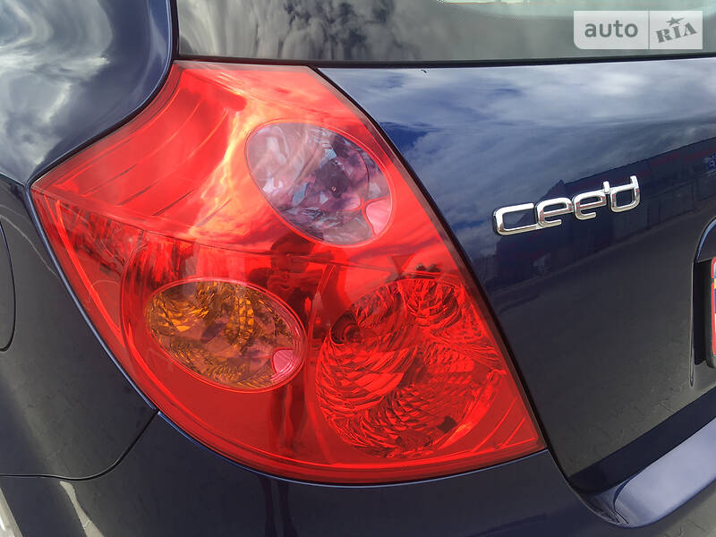 Хетчбек Kia Ceed 2009 в Києві фото 16 Хетчбек Kia Ceed 2009 в Києві