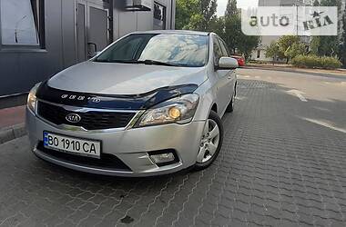 Хэтчбек Kia Ceed 2009 в Николаеве