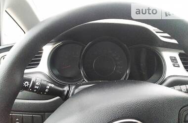 Хэтчбек Kia Ceed 2015 в 