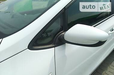 Хэтчбек Kia Ceed 2015 в 