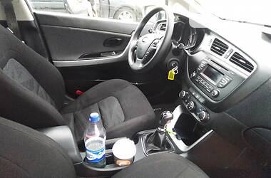 Хэтчбек Kia Ceed 2015 в 