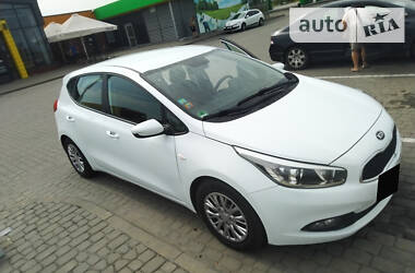 Хэтчбек Kia Ceed 2015 в 