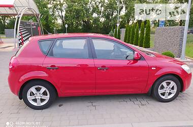 Хэтчбек Kia Ceed 2008 в Самборе