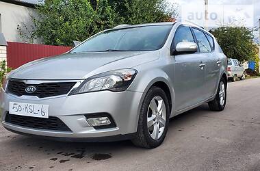 Универсал Kia Ceed 2010 в Ровно