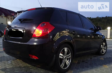 Хэтчбек Kia Ceed 2007 в Иршаве