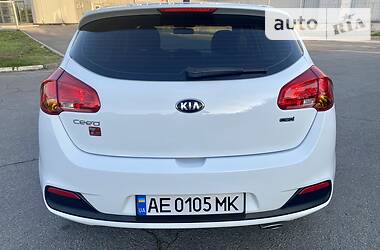 Хетчбек Kia Ceed 2015 в Дніпрі