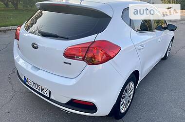 Хэтчбек Kia Ceed 2015 в Днепре