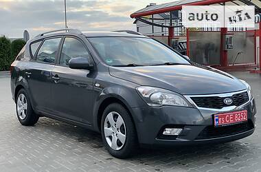 Универсал Kia Ceed 2010 в Луцке