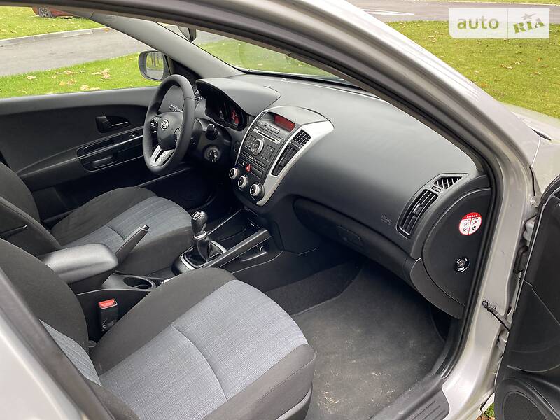 Універсал Kia Ceed 2010 в Бучі