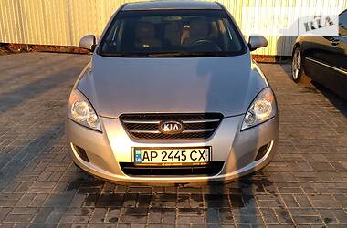 Хэтчбек Kia Ceed 2007 в 