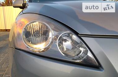 Хэтчбек Kia Ceed 2007 в 