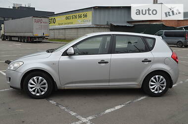 Хэтчбек Kia Ceed 2008 в Киеве